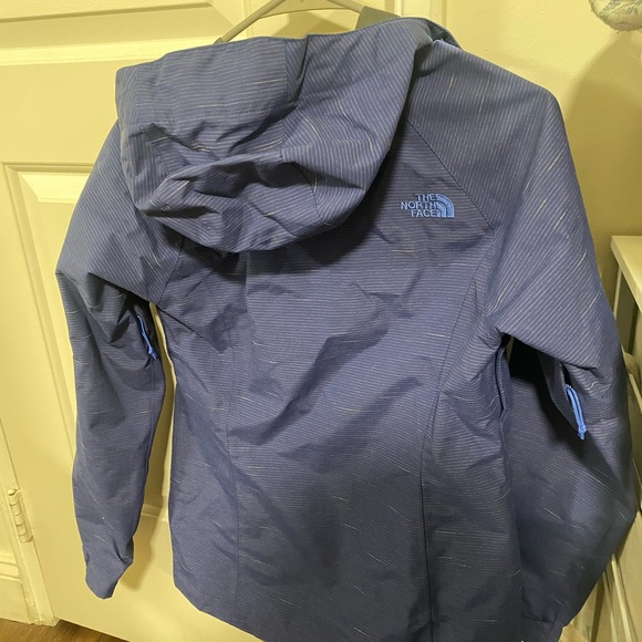 North face rain jacket XS - Picture 3 of 6